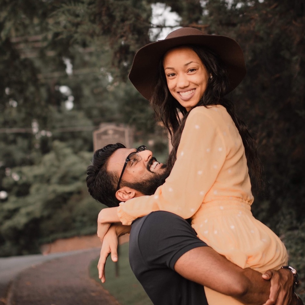 Hi, I'm Olivia ! Let's chat ! :)